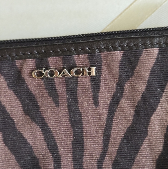 COACH MADISON ZEBRA PRINT SMALL WRISTLET BLACK BROWN CREAM - Picture 2 of 8